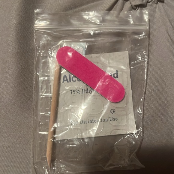 Press On Nails Size Medium - Picture 3 of 3